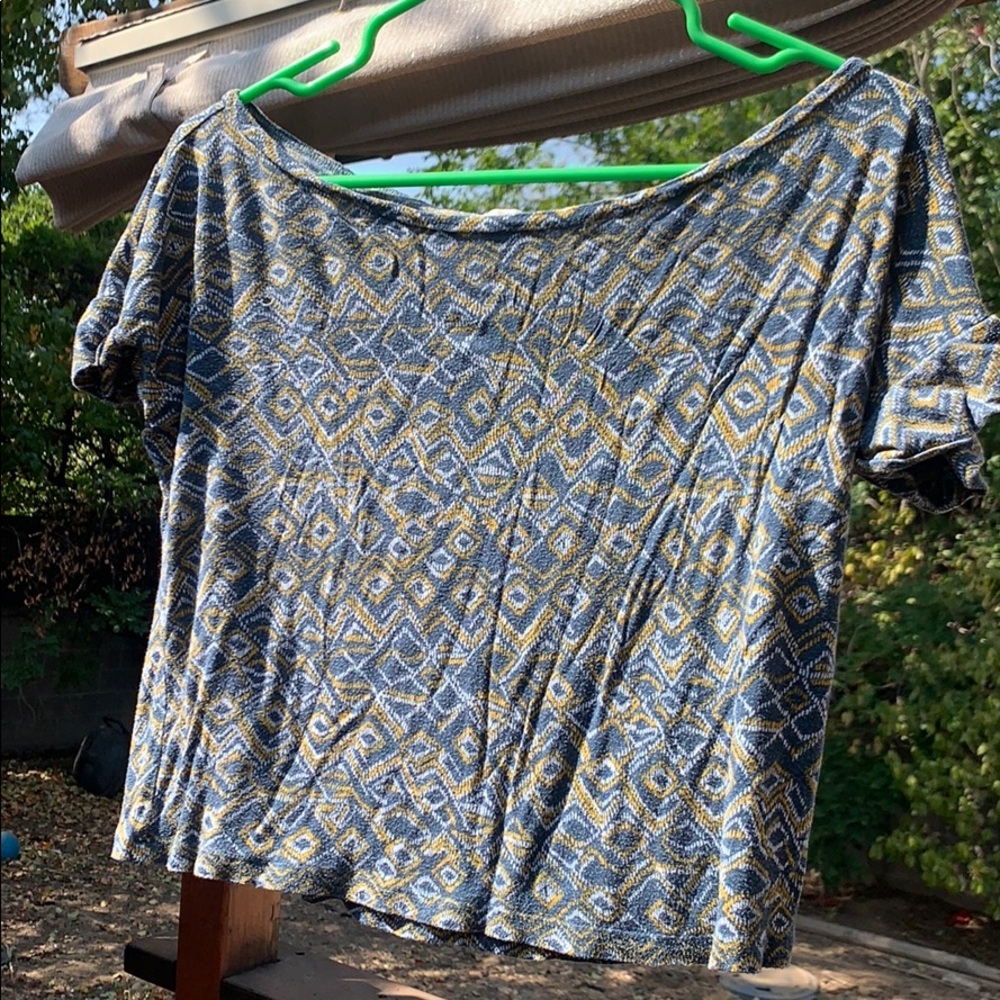 🌿 Boho tribal off the shoulder cropped shirt